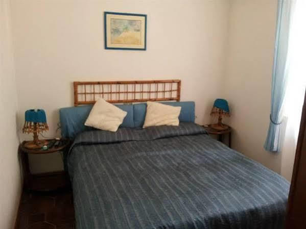 Bed & Breakfast Yin & Yang 산판탈레오 외부 사진