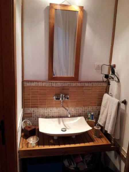 Bed & Breakfast Yin & Yang 산판탈레오 외부 사진